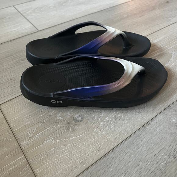 Oofos Oolala Luxe Recovery Sandal Women's 9 Midnight Spectre Rainbow Flip Flop - Picture 5 of 10